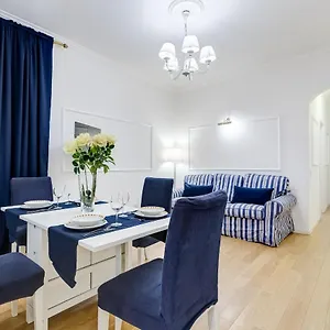  Apartment Trevi Fountain Modern
